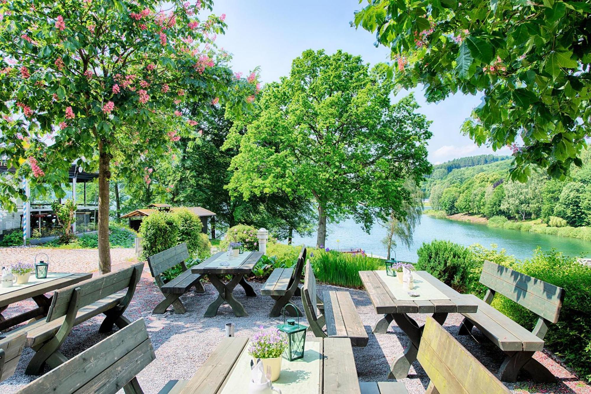 Welcome Hotel Meschede Hennesee Exterior foto
