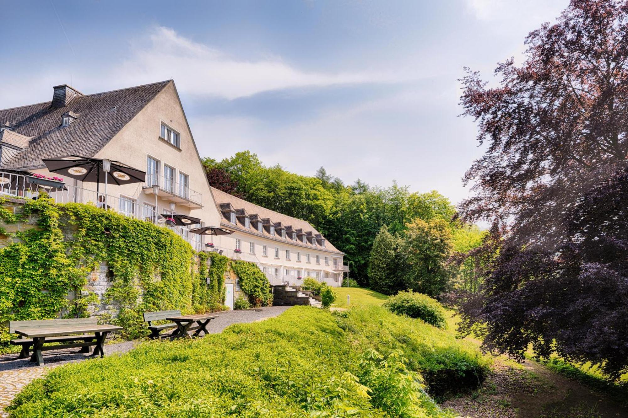Welcome Hotel Meschede Hennesee Exterior foto