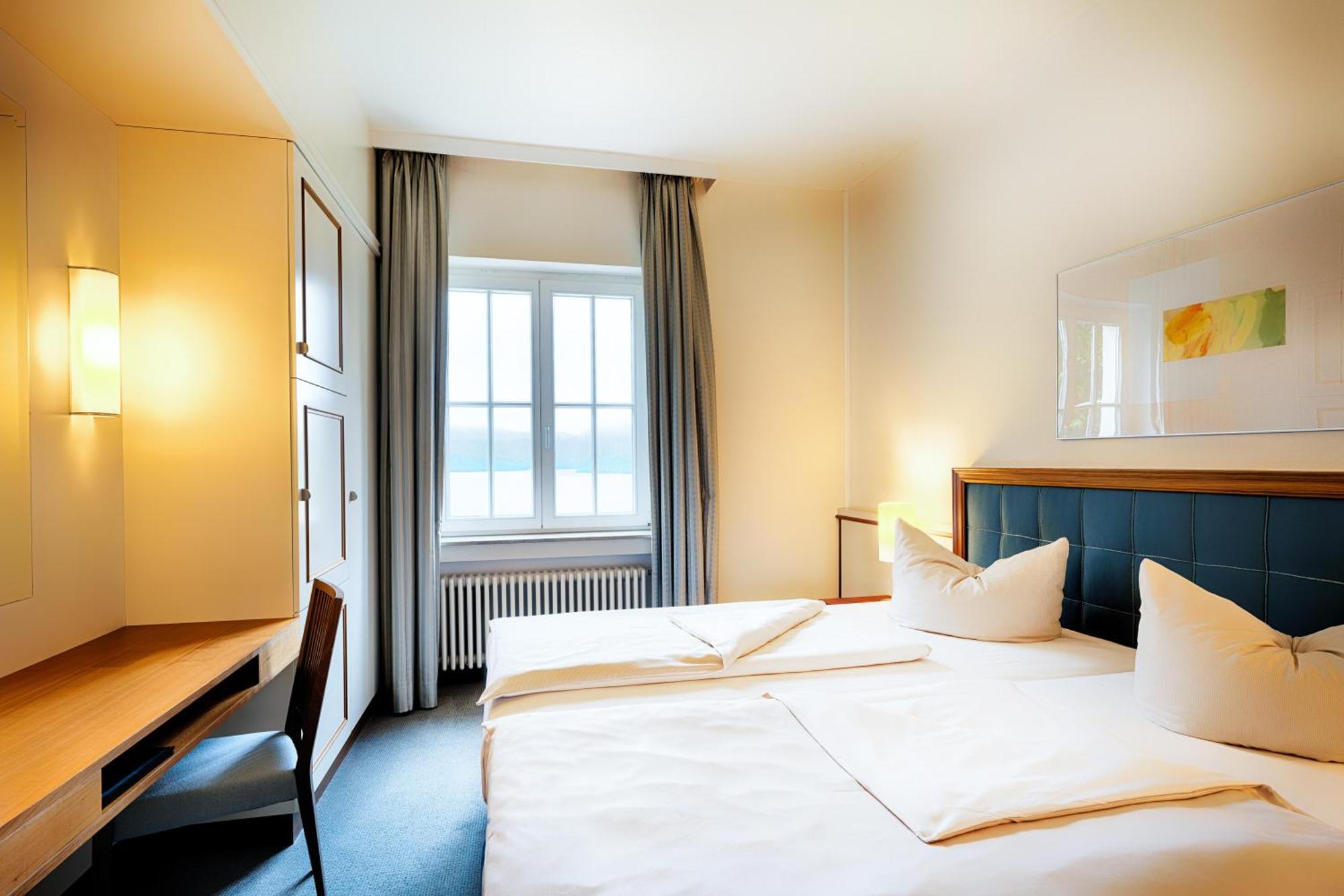Welcome Hotel Meschede Hennesee Exterior foto
