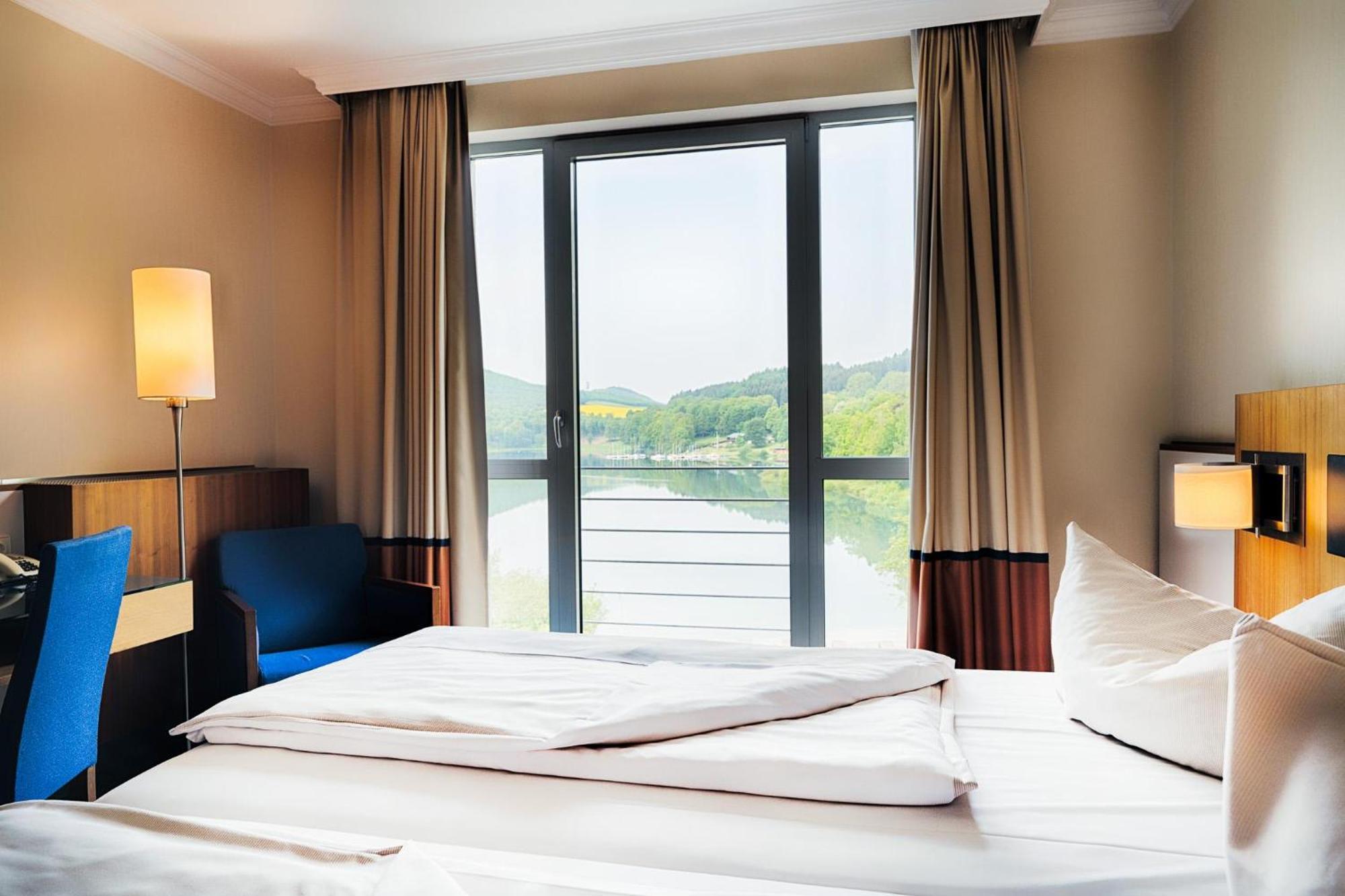 Welcome Hotel Meschede Hennesee Exterior foto
